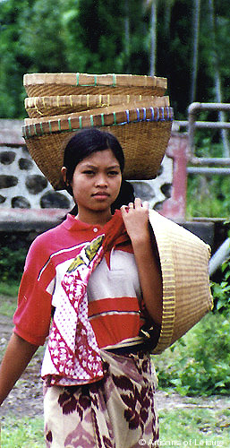 173-Women in Lombok.jpg